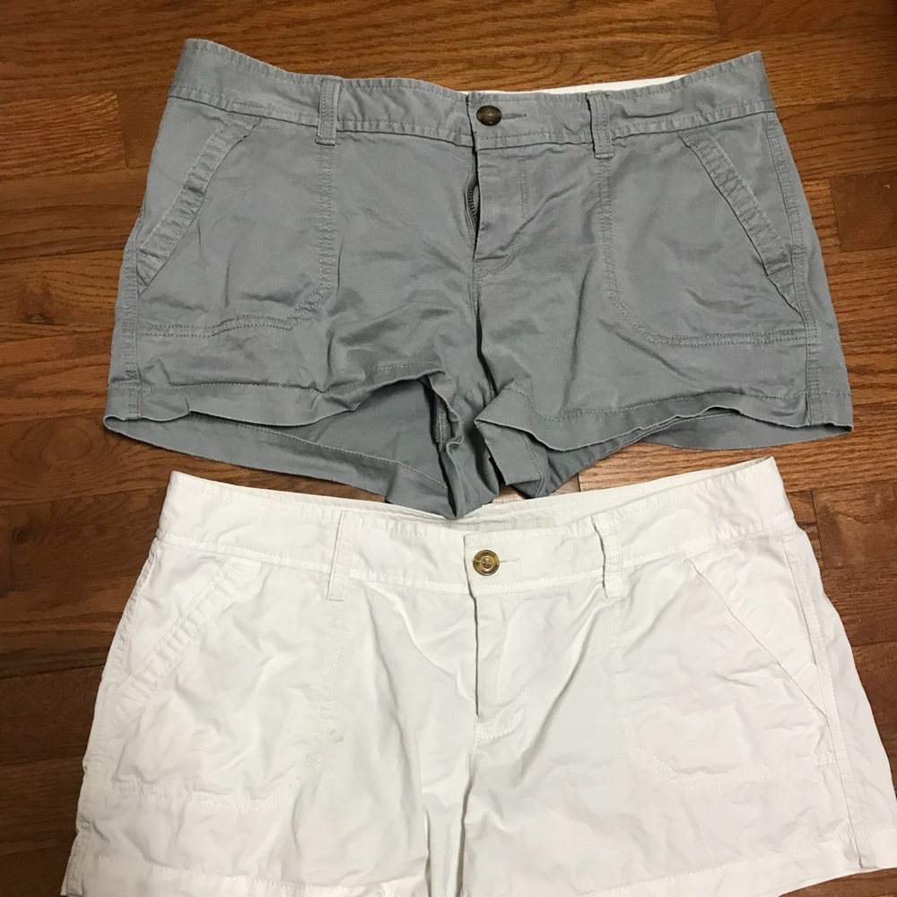 2 pairs of shorts